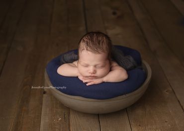 Jennifer Lynn Photography 
Winnipeg Newborn Photographer