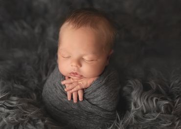 Jennifer Lynn Photography 
Winnipeg Newborn Photographer