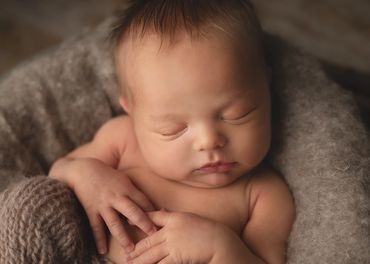 Jennifer Lynn Photography 
Winnipeg Newborn Photographer