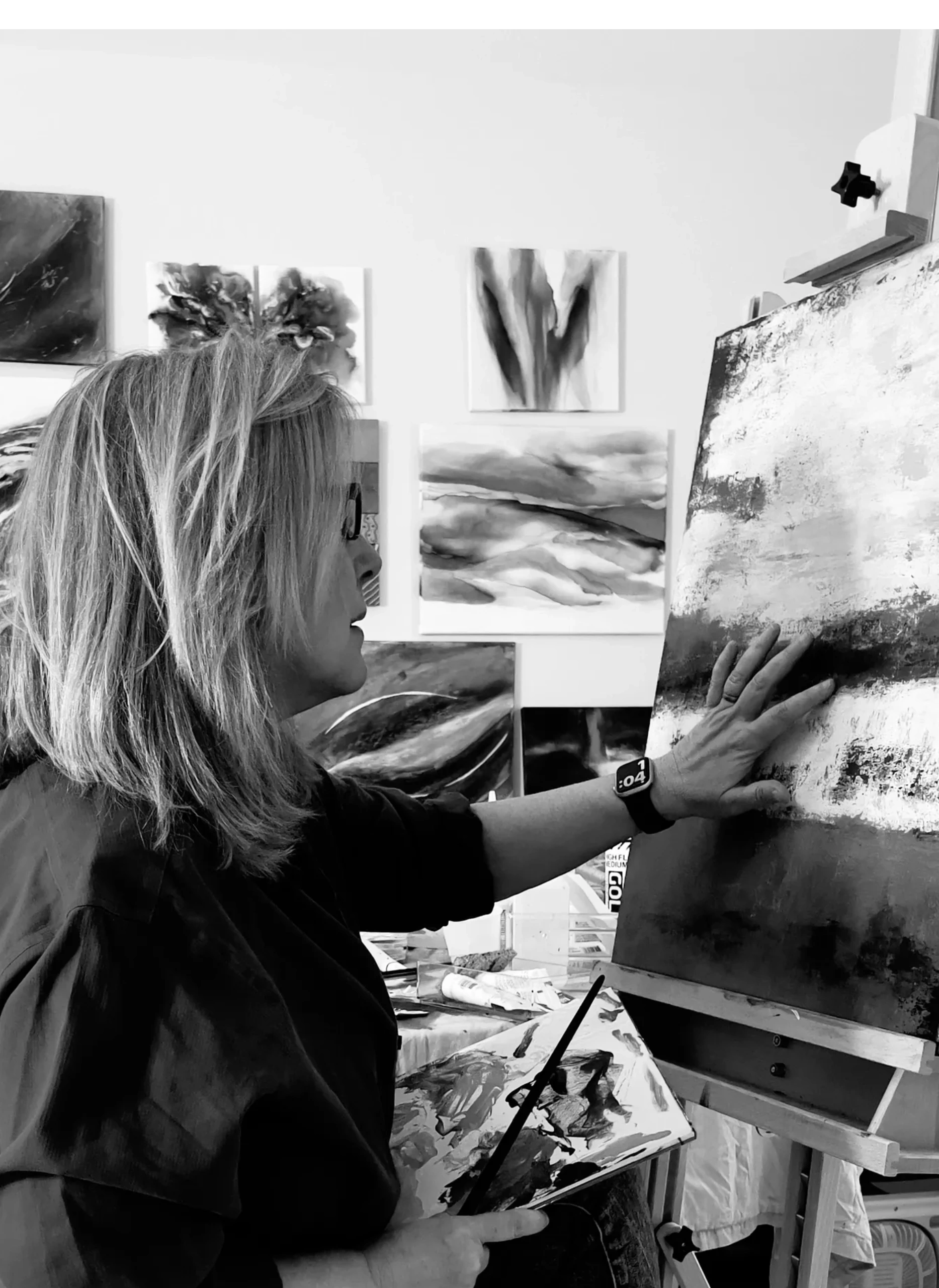 Kerrie Neumann working on art
