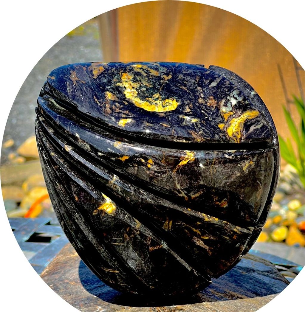 Large Black with 
Gold Flake Sculpture
