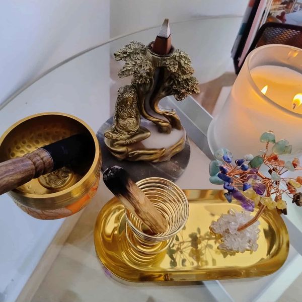 Reiki healing session in Adelaide with crystals to promote relaxation and emotional balance