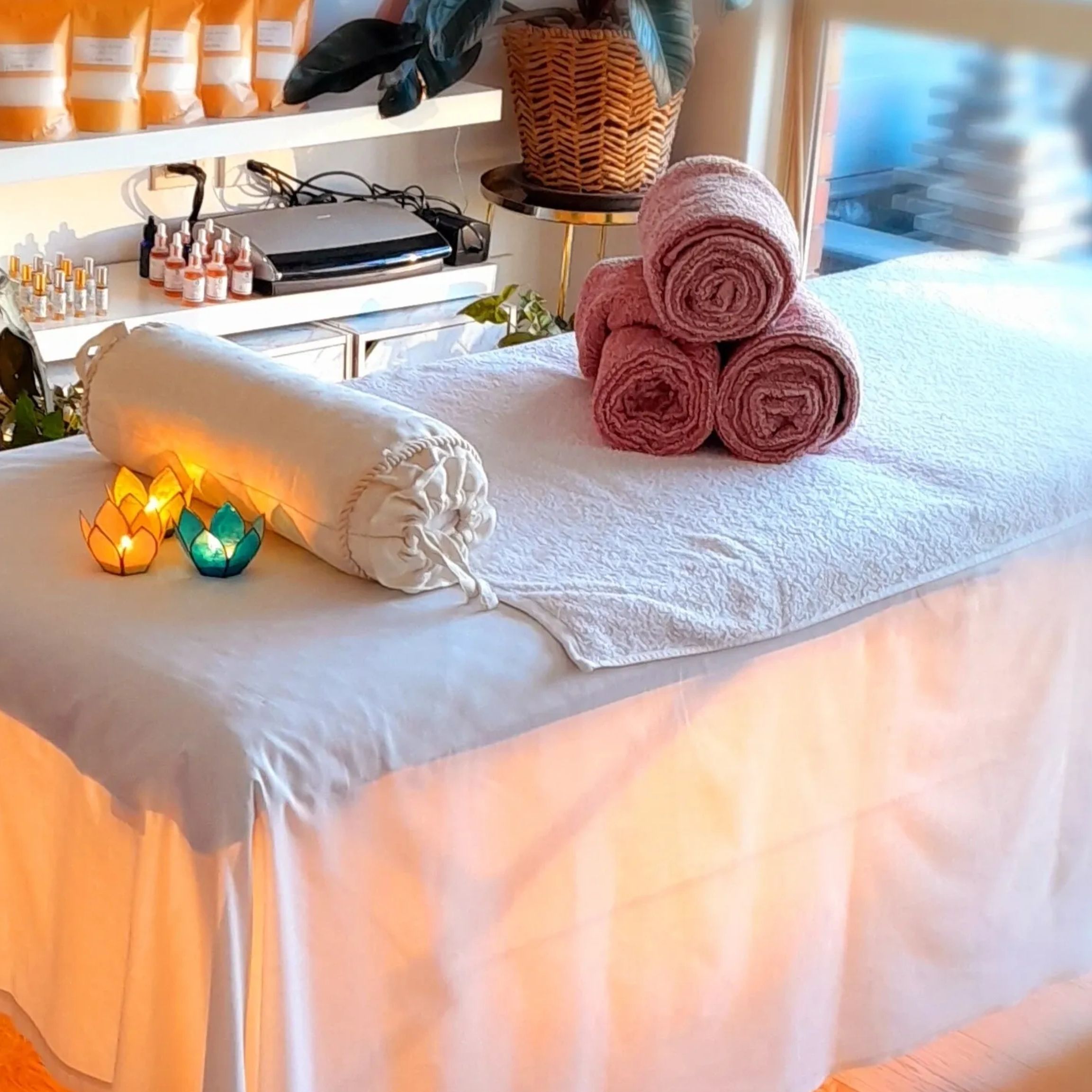 Reiki at Bowen and Soul Adelaide for a relaxation session and Reiki training in the western suburbs.