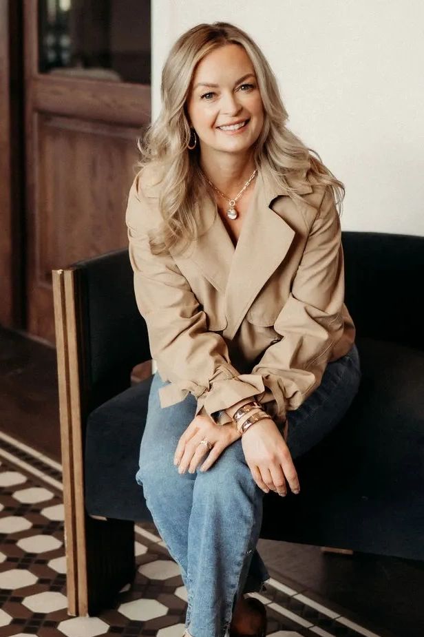 Dr. Kellye Schab
Perimenopause and Menopause Expert
Women's Health Expert
