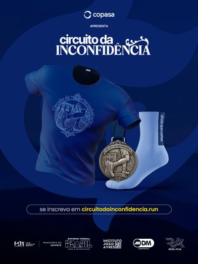 Camisa, medalha e meia do Circuito da Inconfidência exibidos em fundo azul.