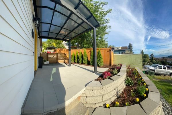 Paver patio, retaining wall, planting in Seattle WA