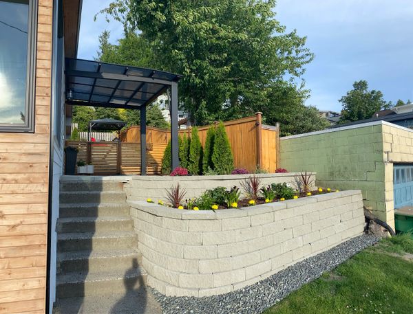 Retaining wall, paver patio, planting in Seattle WA