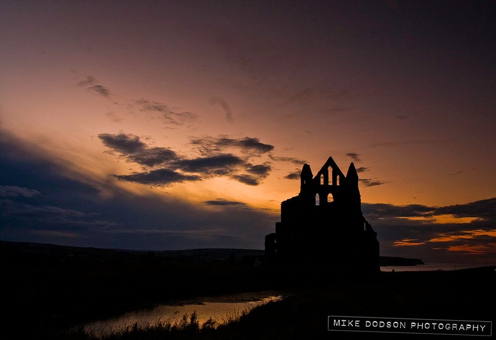 //img1.wsimg.com/isteam/ip/299febe6-ebc0-41e5-8b37-cbd9b5b2cc51/Whitby%20Abbey.jpg/:/rs=w:1300,h:800