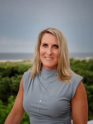 Laida Degan Real Estate Agent Realtor New Jersey Sea Isle City Avalon Ocean CIty Stone Harbor Upper