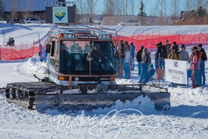 Photos by Loren Zhimanskova of Skijor USA and Mark LaRowe Photography