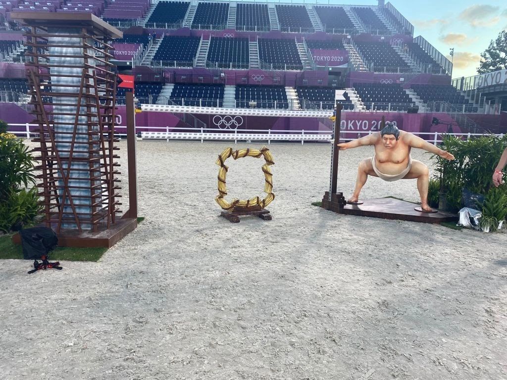 The Sumo Wrestler awaits the jumpers (Photo Credit: USA Jumping) The Sumo Wrestler awaits the jumpers (Photo Credit: USA Jumping)