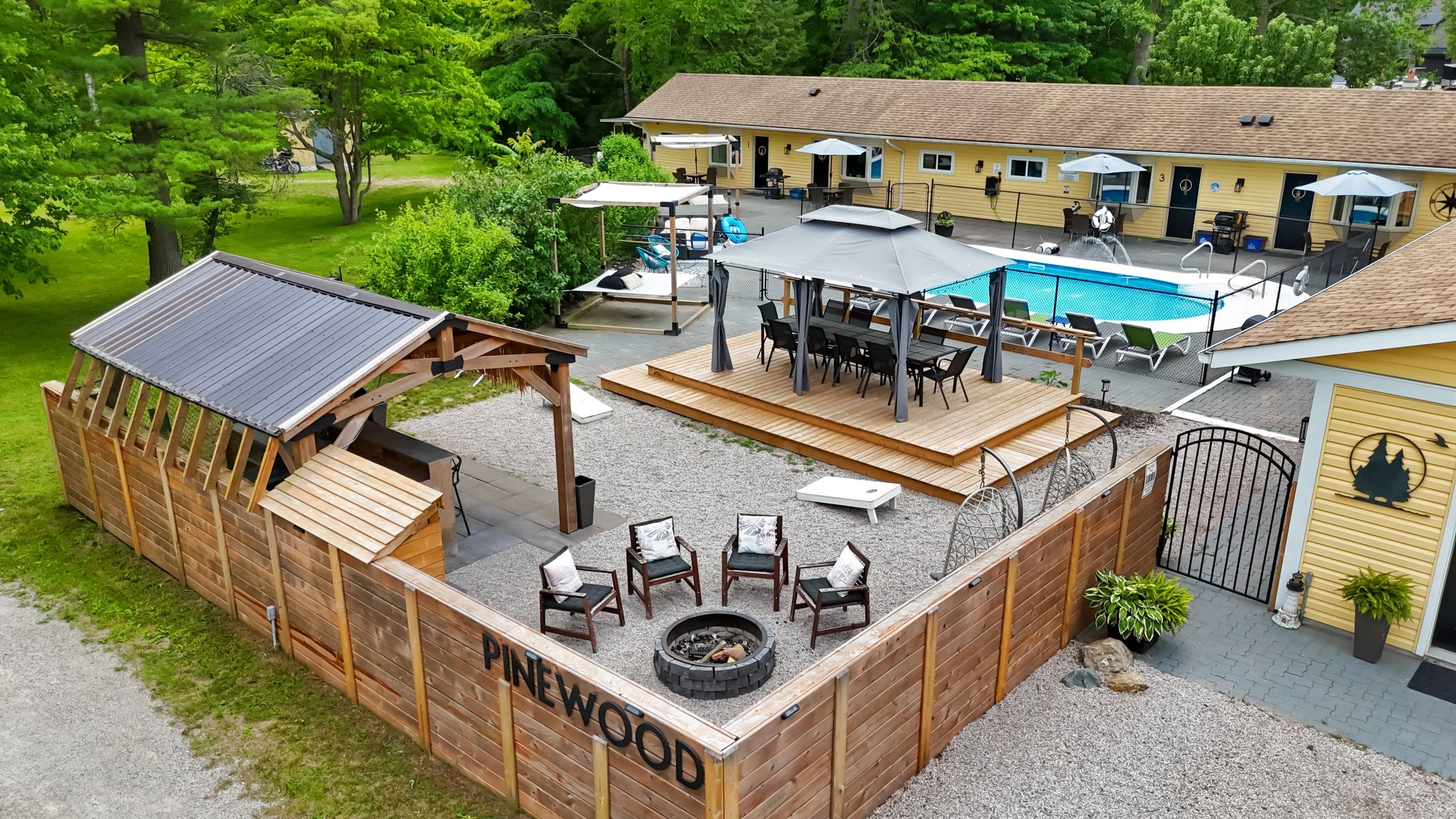 Pinewood Motel
