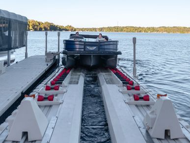 Wave Armor Pontoon Port with canopy