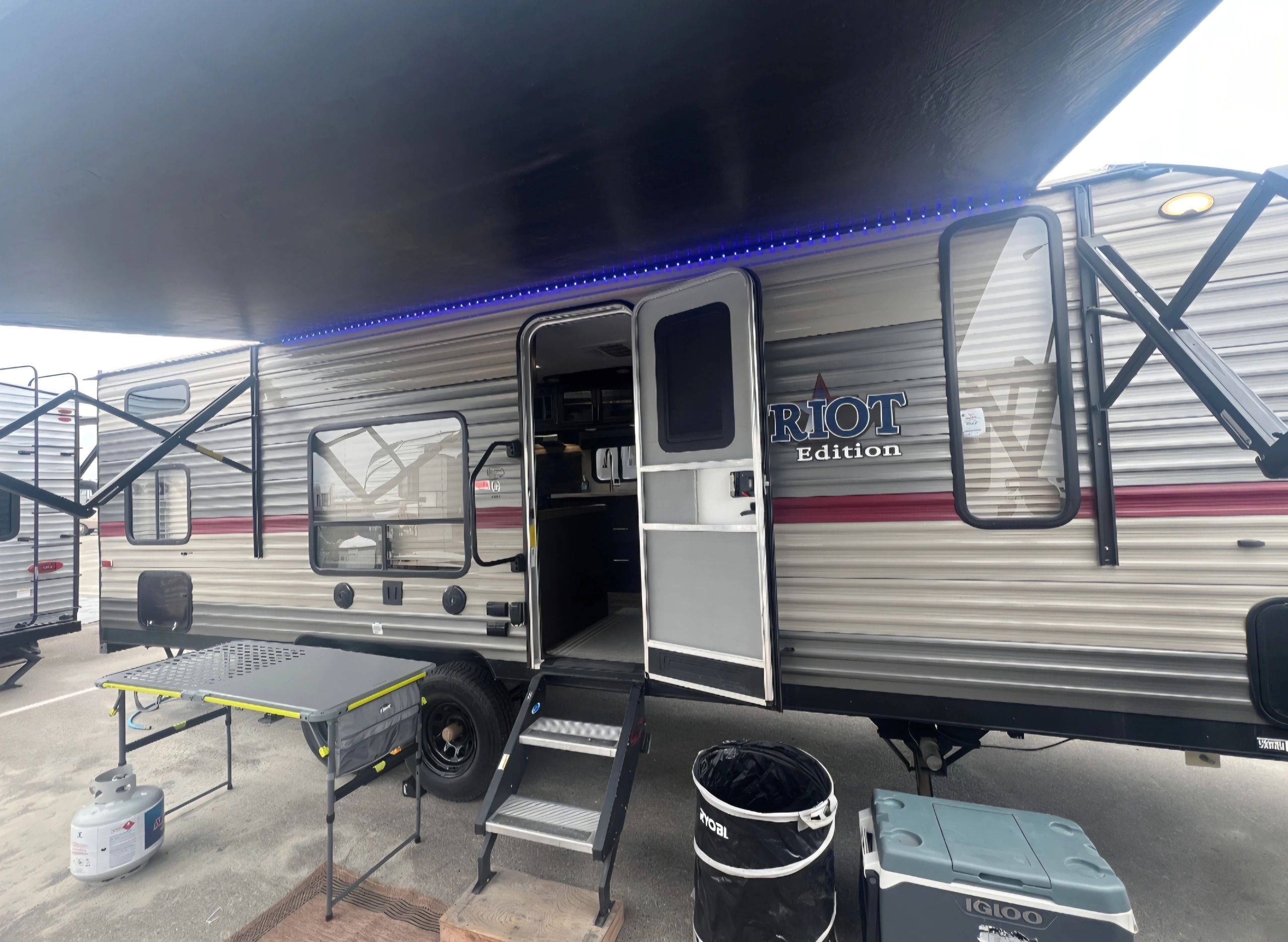 Campland by the bay ca
Bjadventurerentals.com 
Bjadventurerentals@gmail.com 
Bj adventure rentals 
D