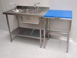 CUTTING TABLE WITH SINK AND HAND WASH