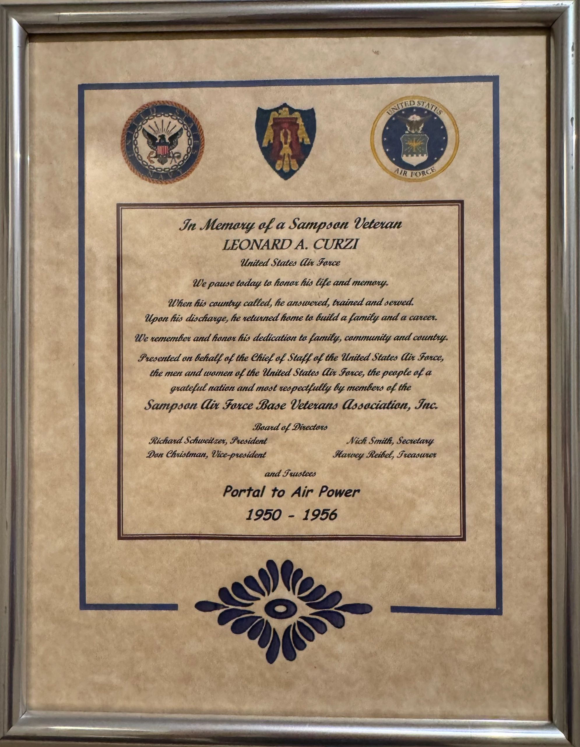 Memorial certificate honoring Leonard A. Curzi, a United States Air Force veteran from 1950-1956.