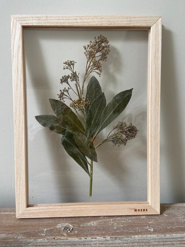 real wedding flowers pressed and preserved from bouquet
