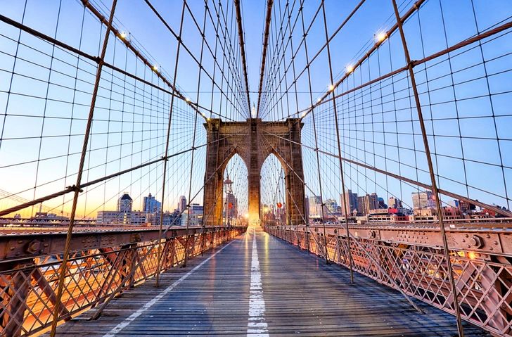 Tour Travel excursions Brooklyn Bridge and New York City by charter bus and minibus rentals company