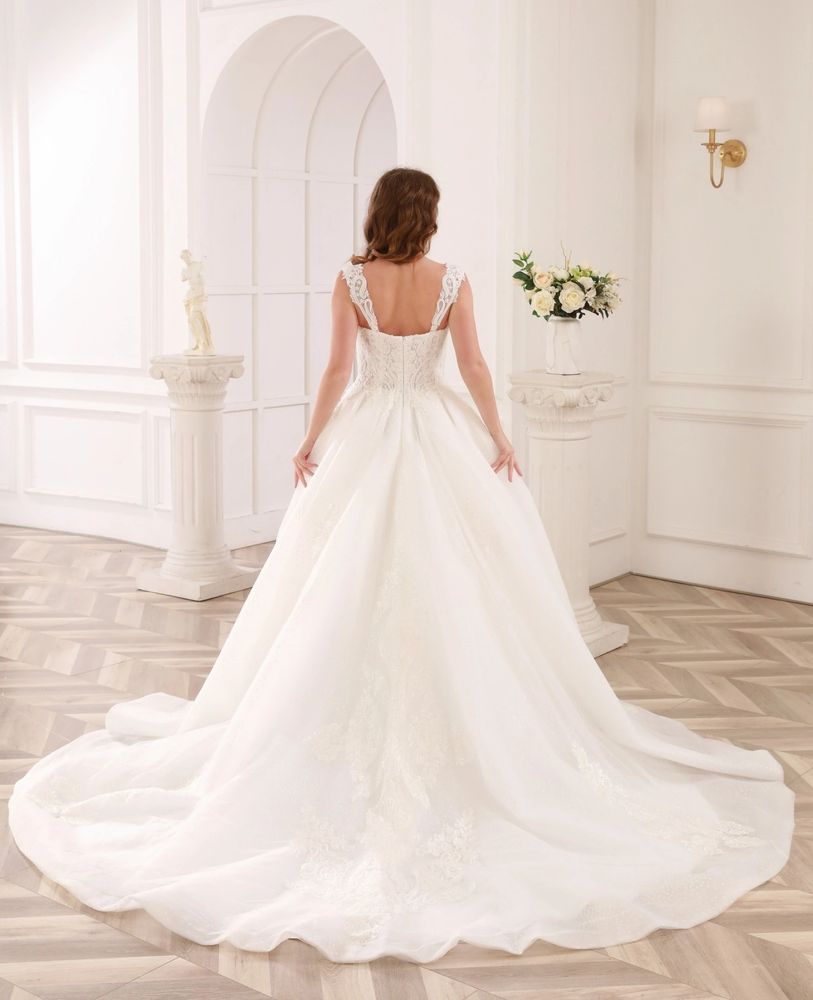Carolyn Anne's Bridal Luxury Wedding Dresses in Worthing, West Sussex