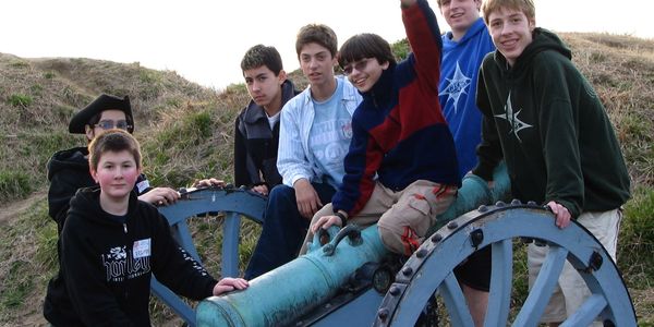 Boys and a cannon in Williamsburg, VA