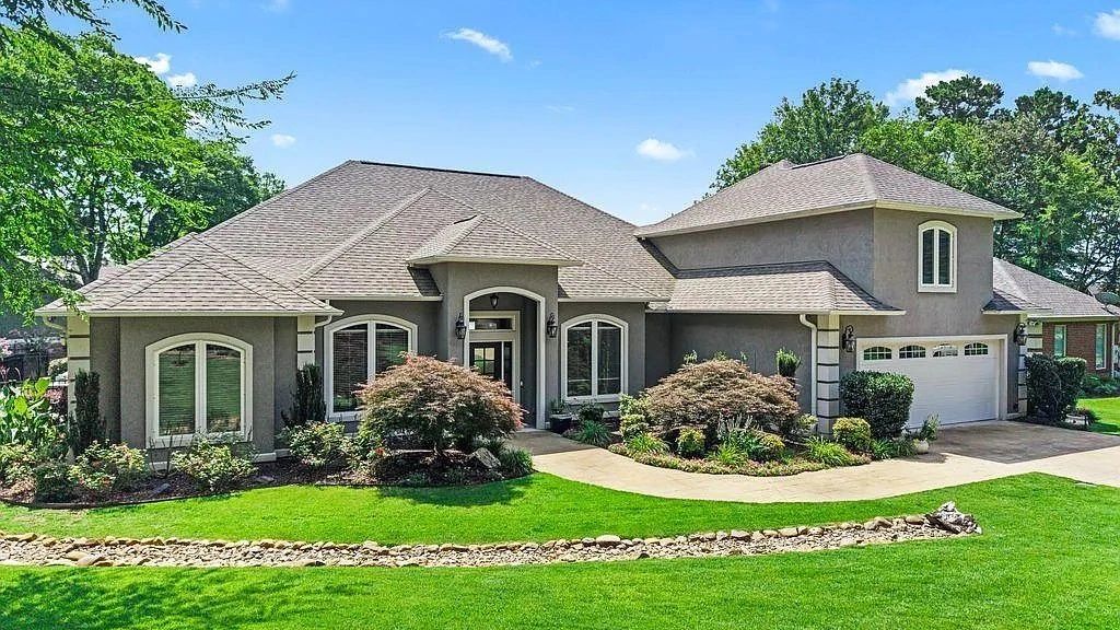 Custom home built by Rybard Homes, front elevation on a clear day