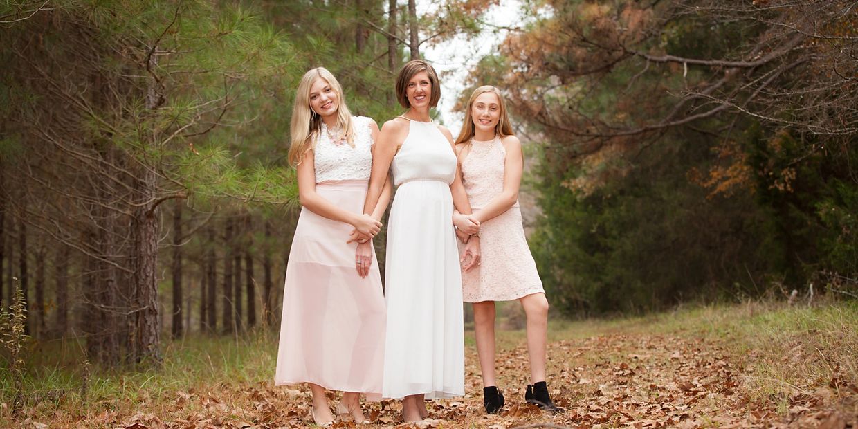 Family Portraits at Meetze Farms in Newberry, SC by Jessica Meetze with Carolina Photo Studio.