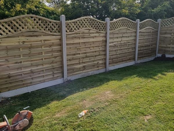 trellis top wooden panel fence