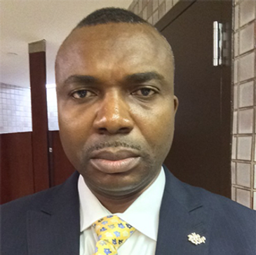 A man wearing pleasure and a king on the camera