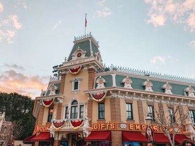 gift emporium at the start of Main Street in Disneyland