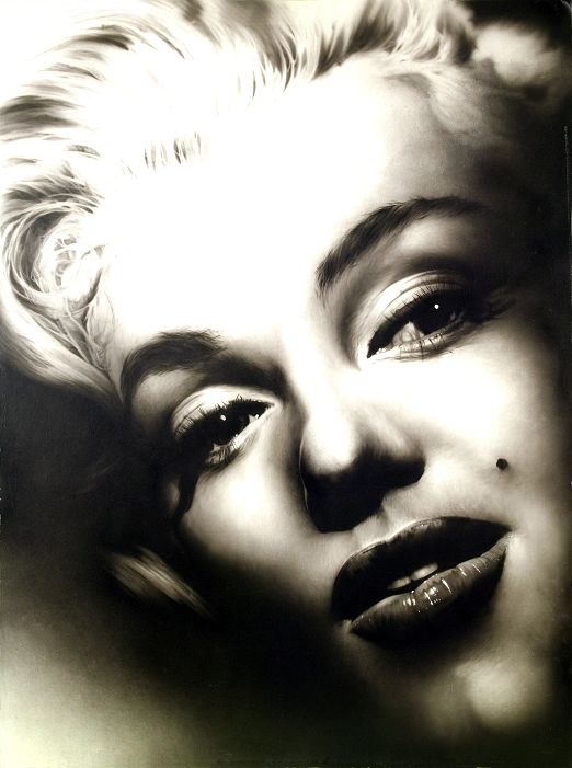 Marilyn Mon Amour featured in the art book Marilyn in Art by Roger Taylor