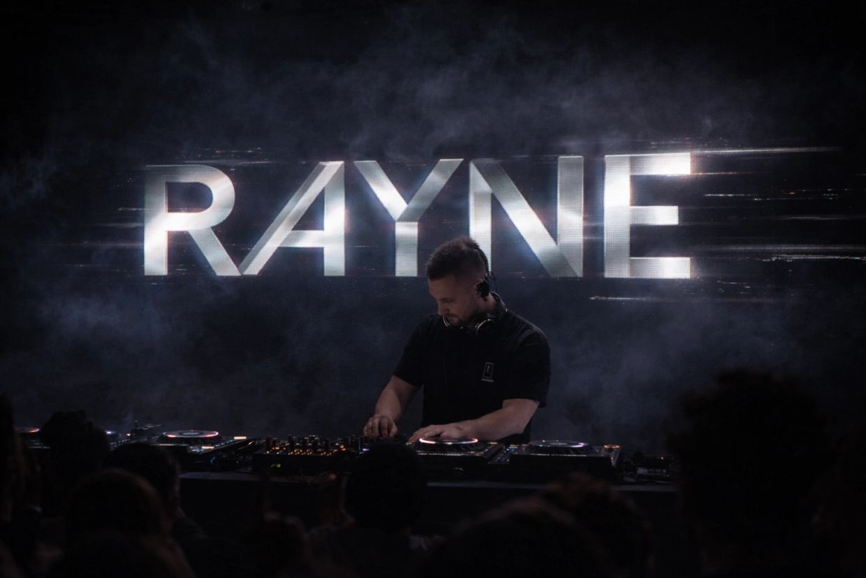 DJ Rayne Performing