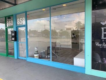 858 Storefront FOR RENT