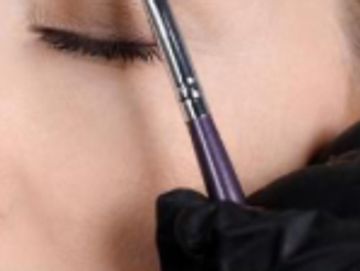 Eyebrow Tint & Brow Shaping 