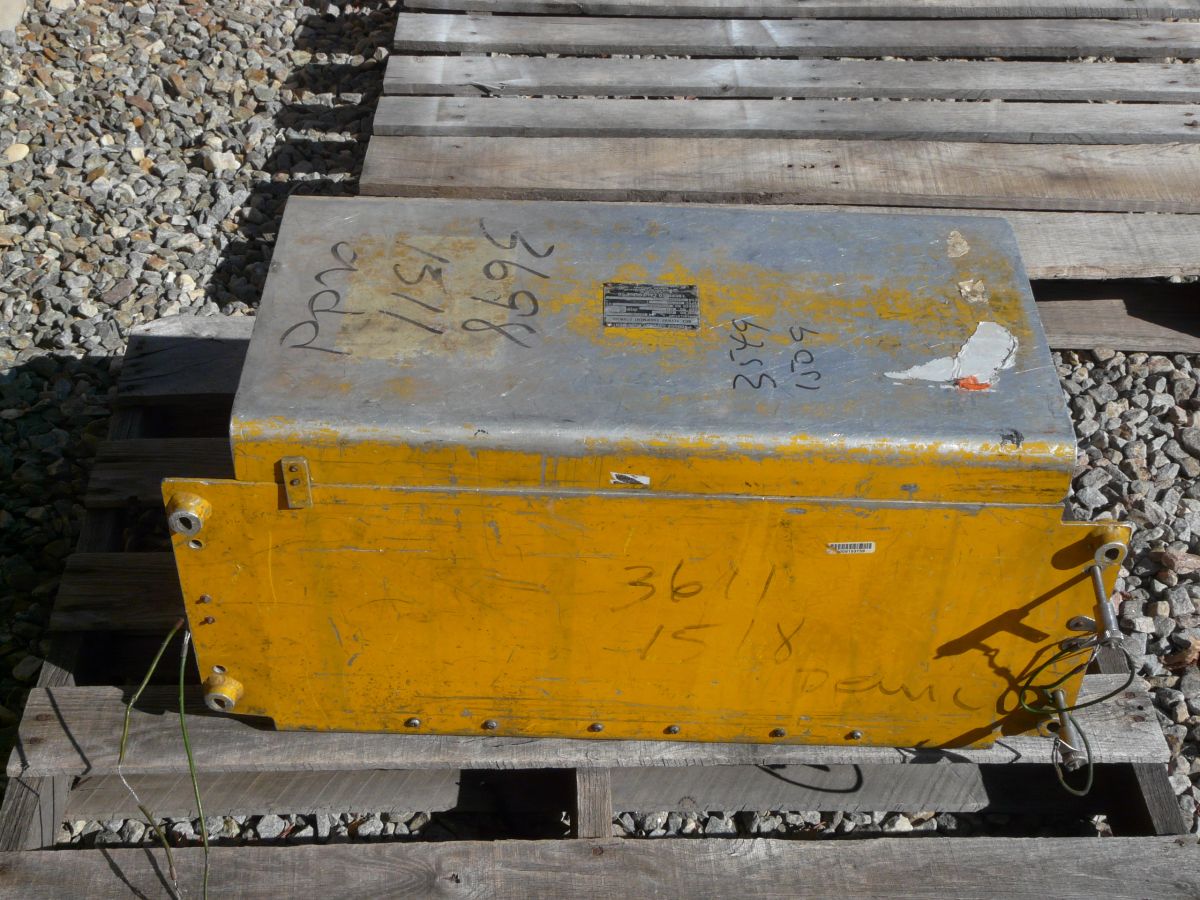 4290-00-376-6781 Lockheed BD77-101 Box, Flyway Equipment Stowage