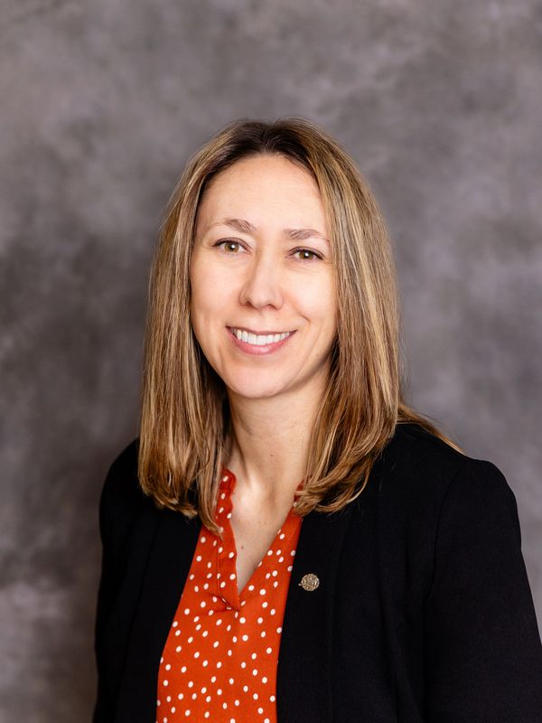 Stacy Crakes Headshot