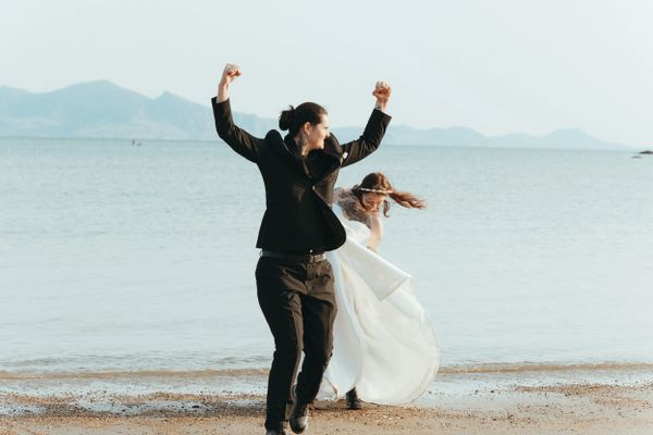 Anglesey beach elopement ceremony - racing to the sea!
