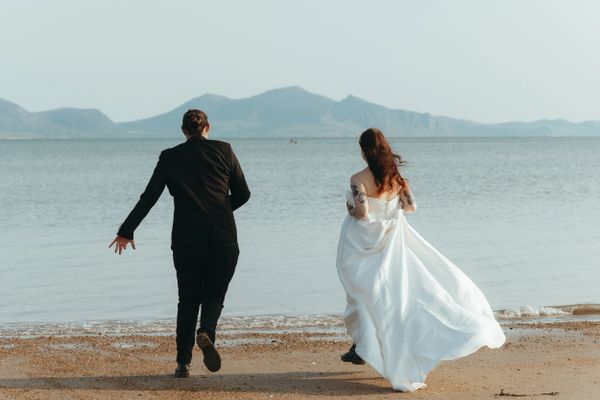 Anglesey beach elopement ceremony - racing to the sea!