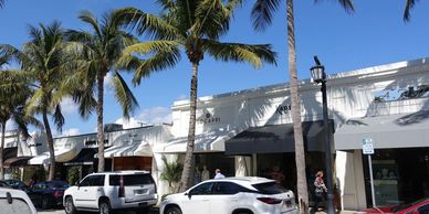 View all shops and restaurants on Worth Avenue and the Vias