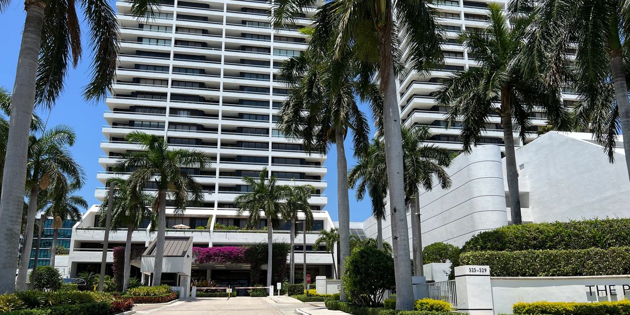 The Plaza of the Palm Beaches, 525 and 529 S Flagler Drive, West Palm Beach, Front entrance