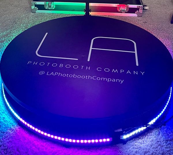 Los Angeles Photobooth Company 360 video photobooth base with lights on