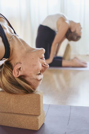 modificación de postura de yoga 
