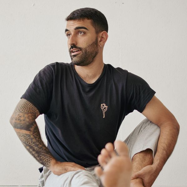 director del centro de yoga