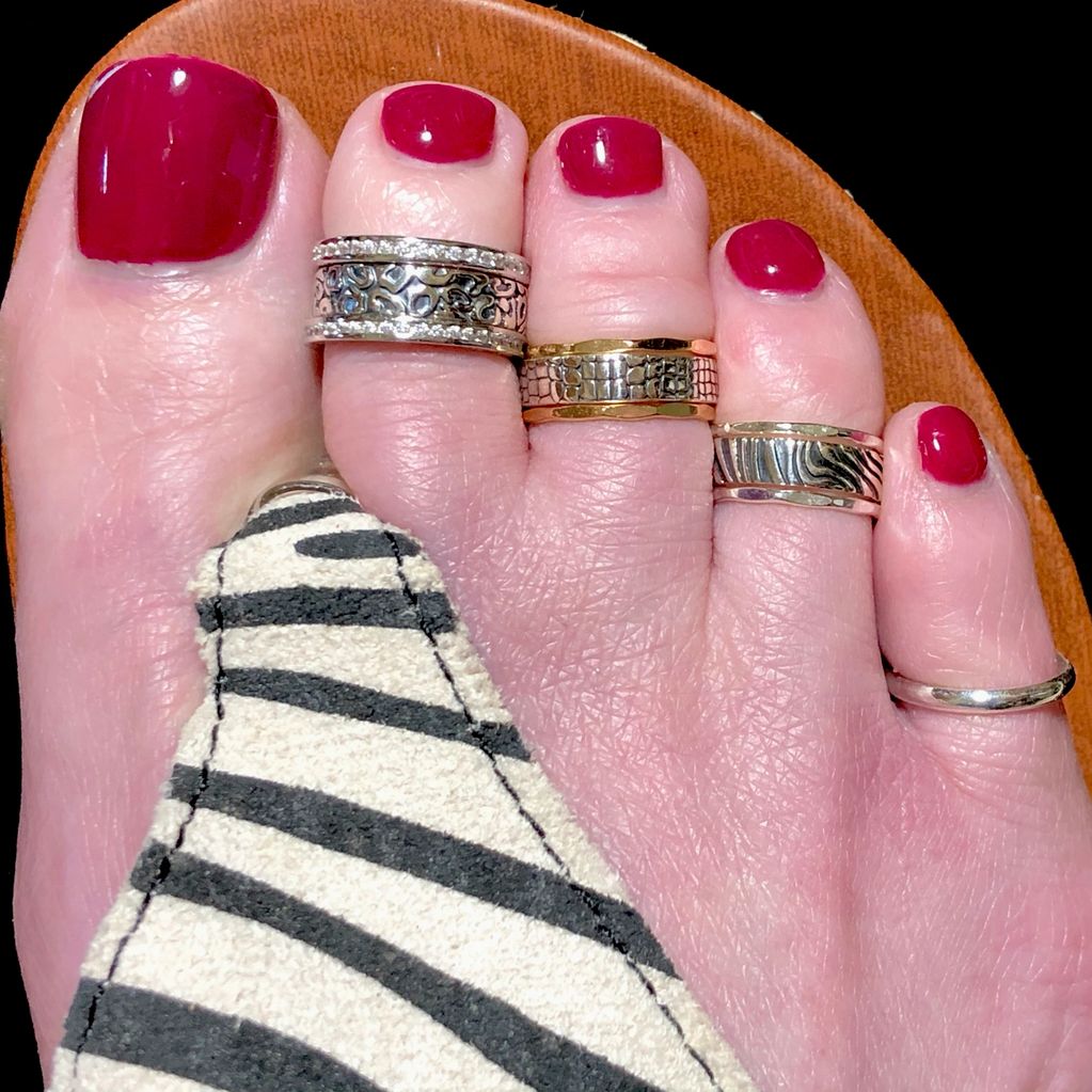 Animal print solid toe rings on 4 toes in Leopard, Crocodile and Zebra.