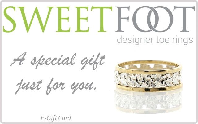 Closed toe ring gift card
