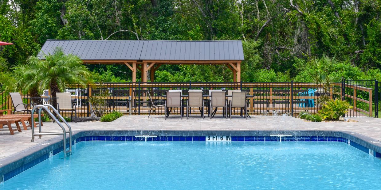 Resort-style outdoor swimming pool 