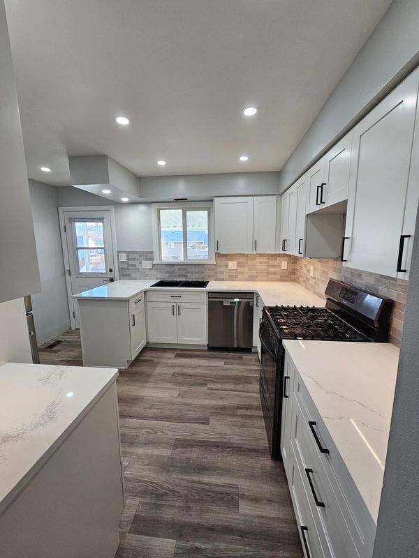 Modern kitchen renovation in North Shore Kamloops – bringing new life to this local home. 