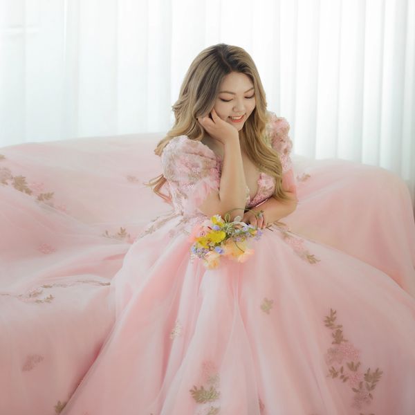 Best nail salon in Meriden CT bridal nails, pedicures, UV gel nails, spa pedicures, and wedding