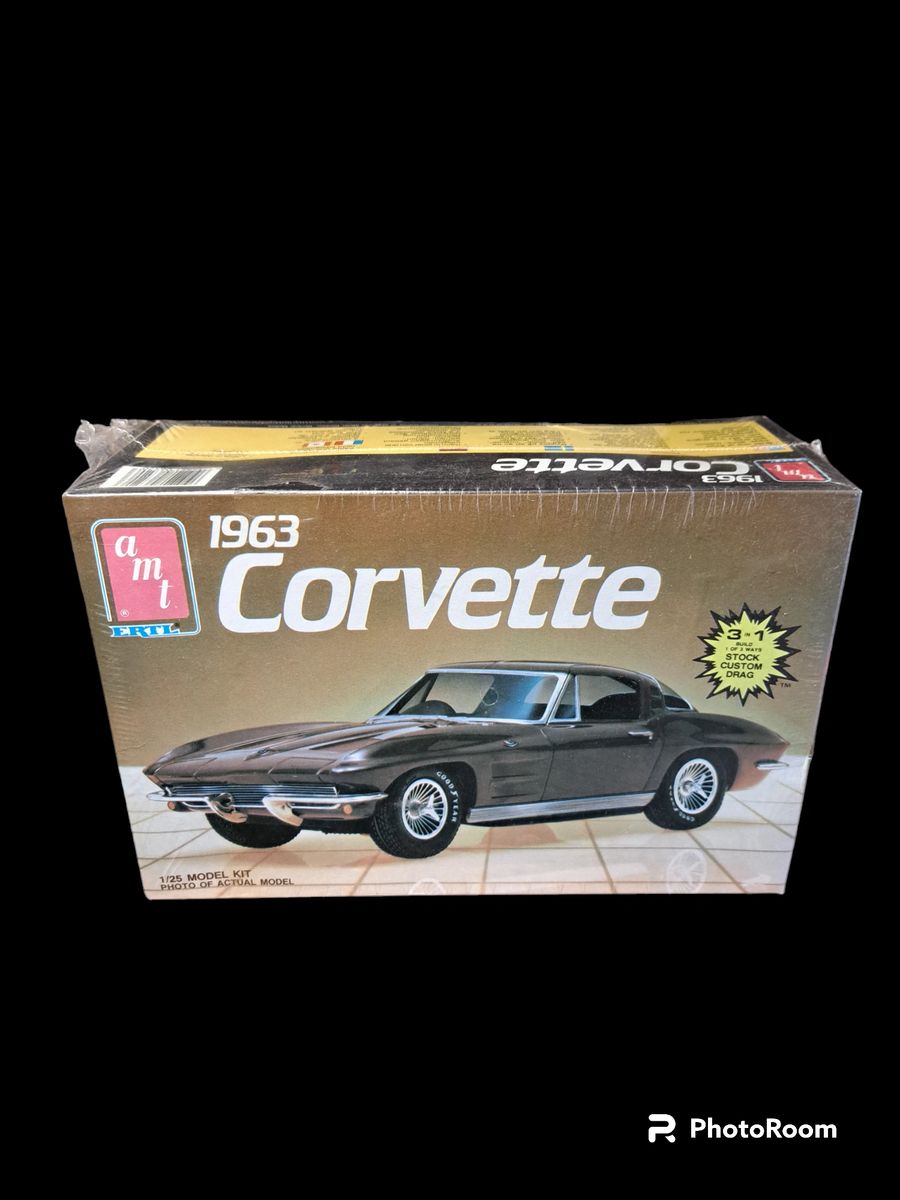AMT/ERTL 1963 Corvette 1/25