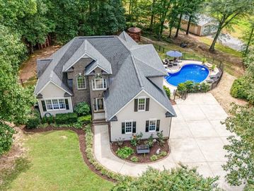 Single Family Home
Sq Ft 2149
Bed/Bath: 3/2.5