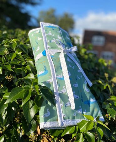 The Ducks Wrap
£10 + £4.19 1st Class . Free delivery within 6 miles of NG14.  DM @dollywrap to order